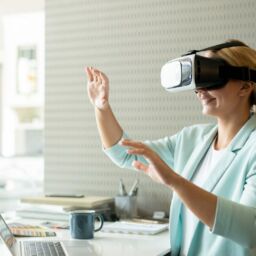How to Effectively Use VR When Training Leaders