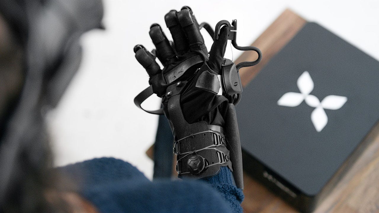 Virtual Reality Controllers vs. Haptic Gloves: Comparison Between Cost, Capabilities, And More