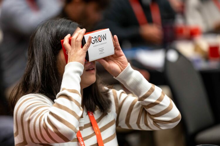 How To Access Virtual Reality Without A Headset: 3 Alternative Options