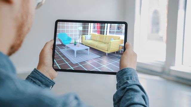 Augmented Reality Training: Pros and Cons