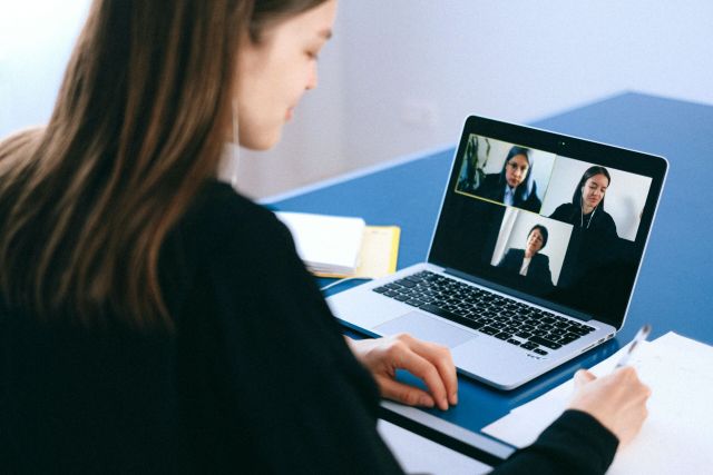 Virtual Meetings vs. Video Conferencing: Workplace Collaboration and Training Tools
