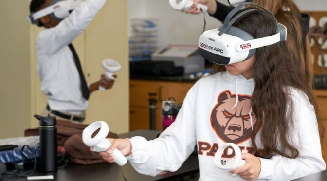 Roundtable Learning Spotlighted in Crain’s for Collaboration with Lincoln Electric on VR Welding Training