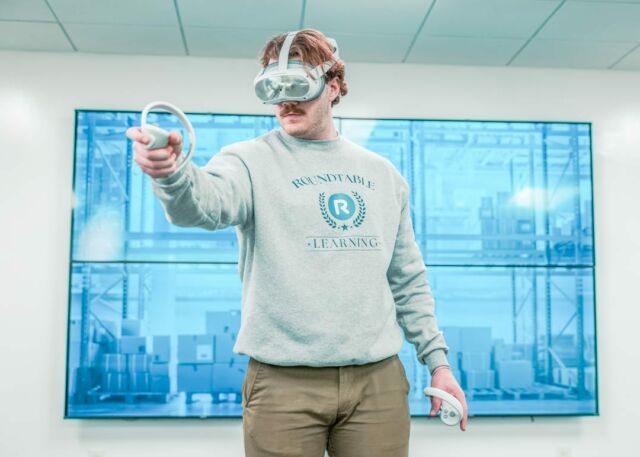 Roundtable Learning Warehouse VR Training