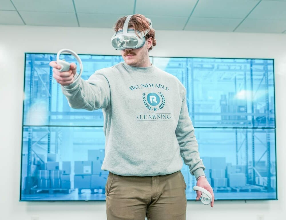 VR Warehouse Training: Cutting Turnover While Saving Time & Money